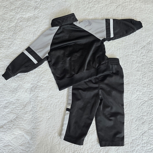Nike 2-piece Tracksuit Pants Set Outfit Black Gray 12 Months - Picture 8 of 10
